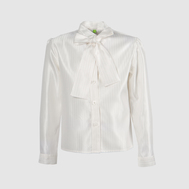 Приталенная блузка на кокетке с оборками, белый цвет